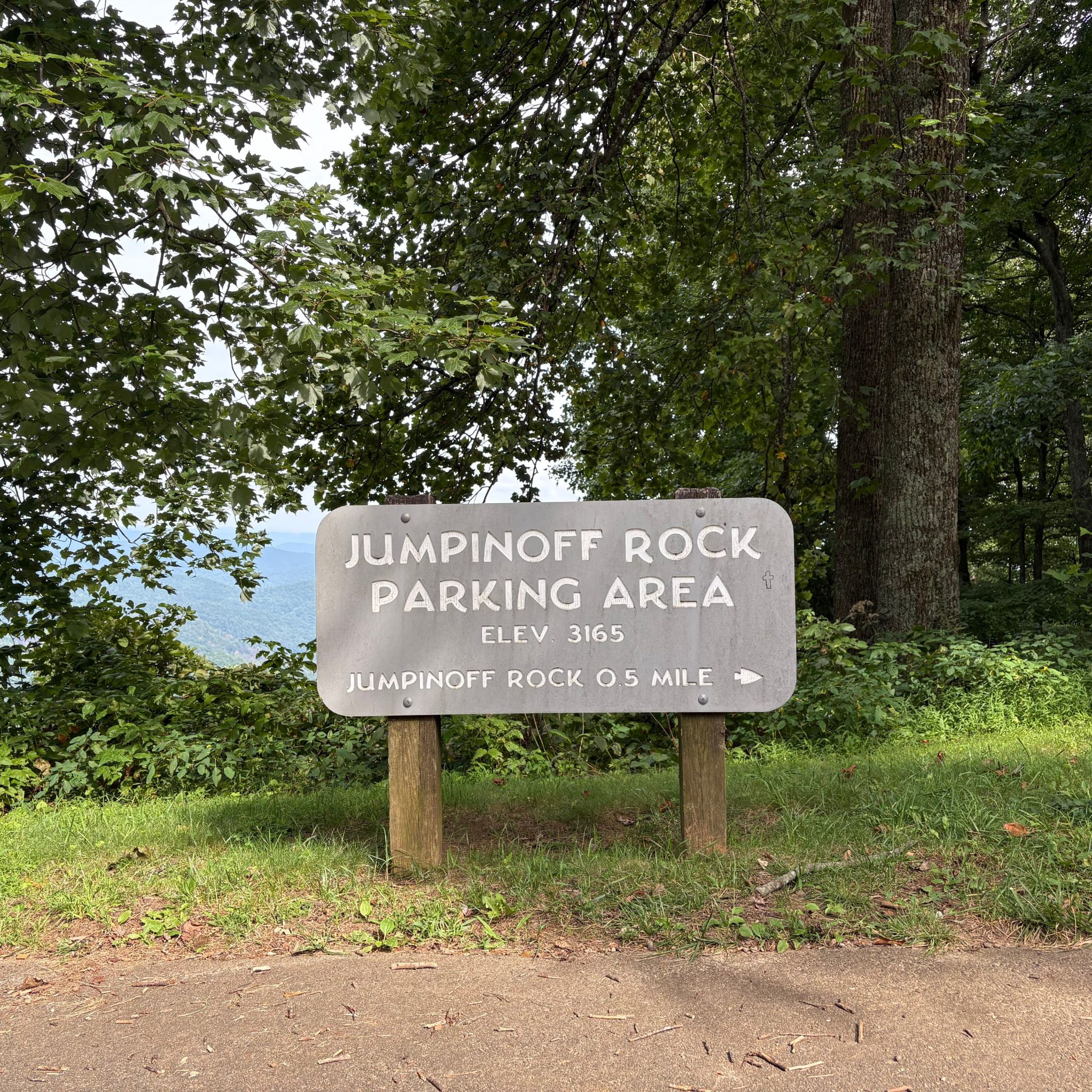 Jumpinoff Rock Parking Area